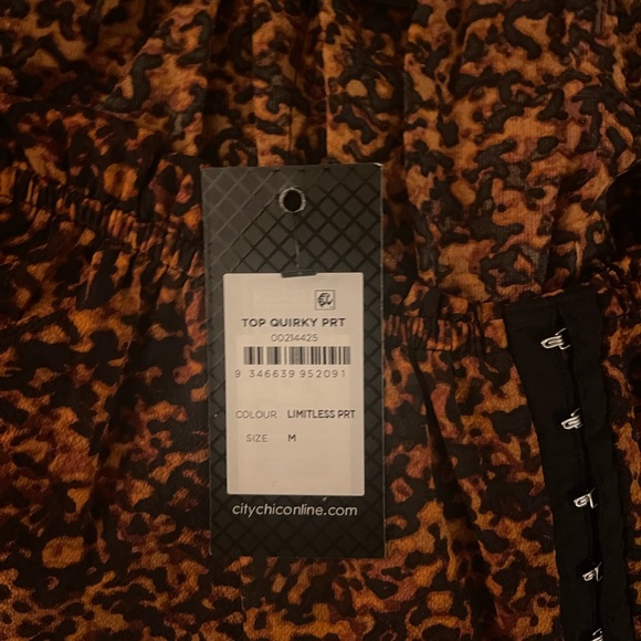 NWT CityChic women’s plus size quirky print top sz M approximately 18/20 IRL - Picture 7 of 7